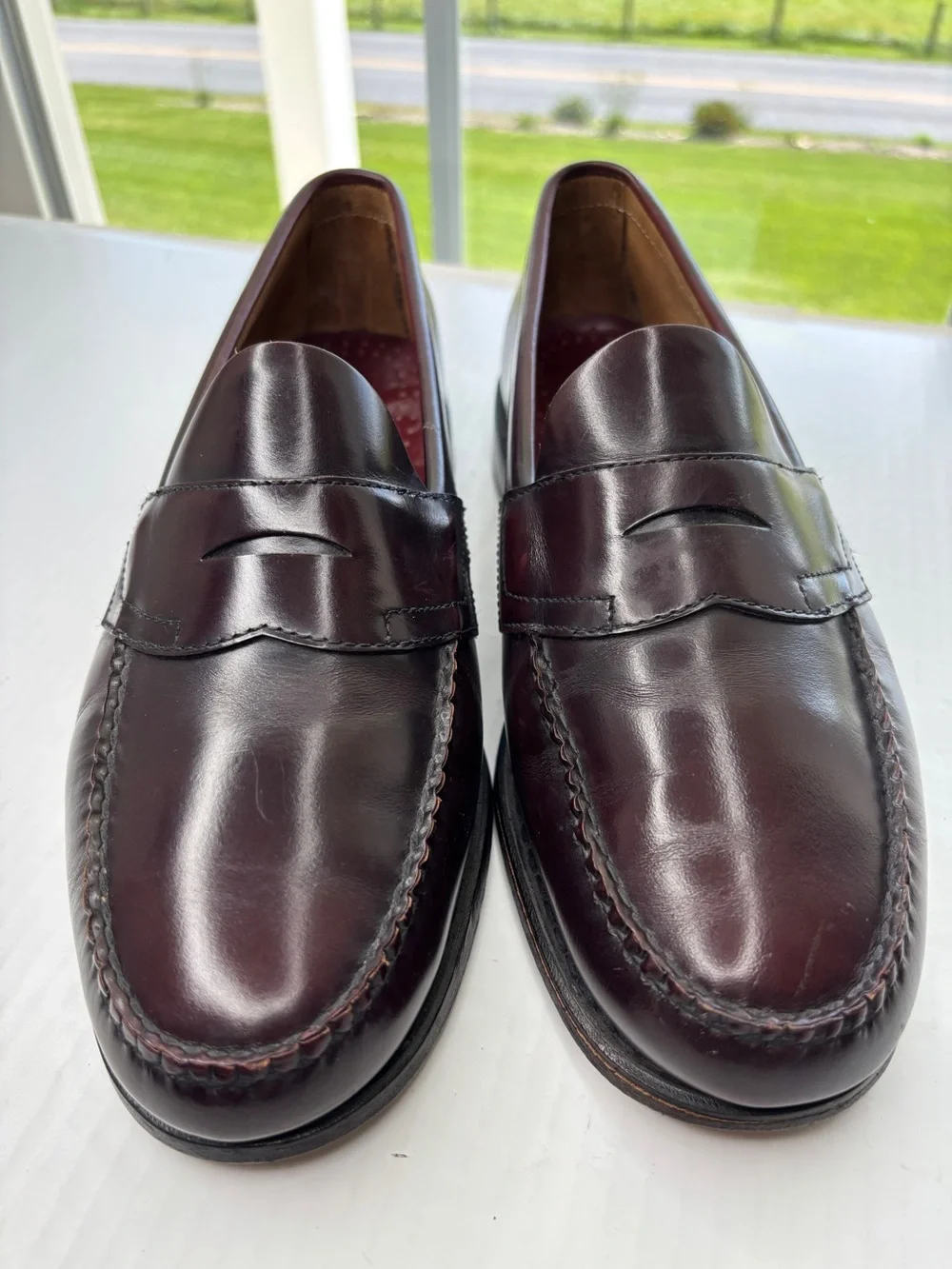 G H Bass Weejuns Penny Loafers Mens Size 9.5 EE Burgundy Leather Classic Preppy